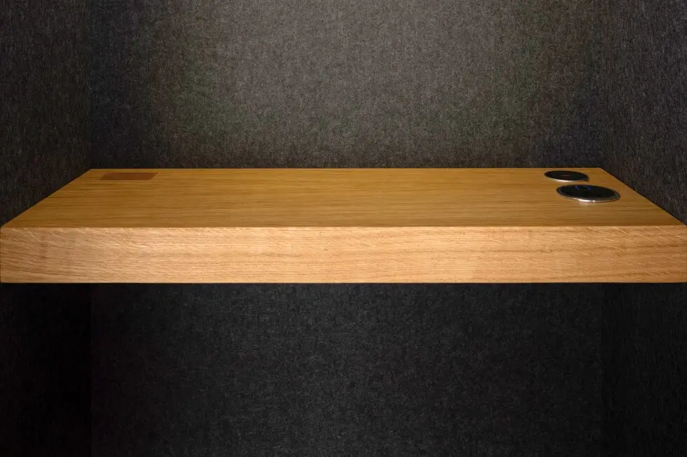 Soh-office-booth-table
